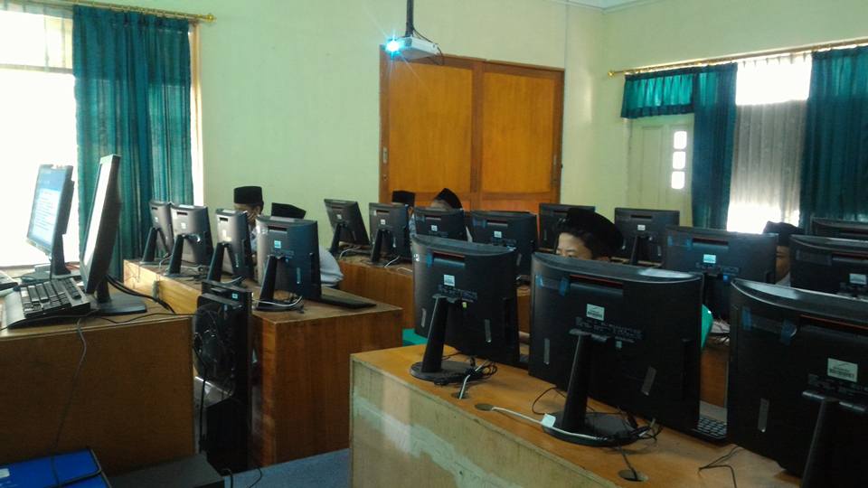 Ruang Laboratorium Komputer